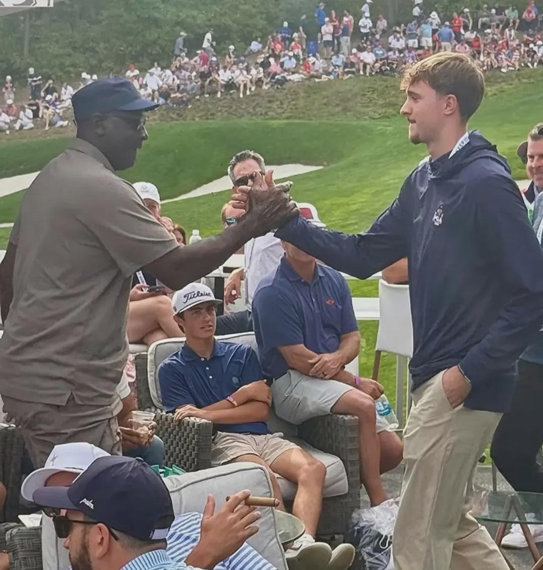 力压乔丹！51+45+25！NBA又一史诗级新秀